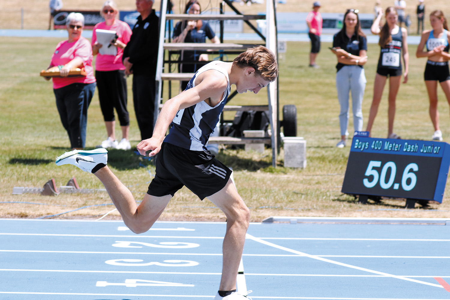 St Andrew's College student competing at the New Zealand Secondary Schools’ Athletics National Track and Field and Road Race Championships