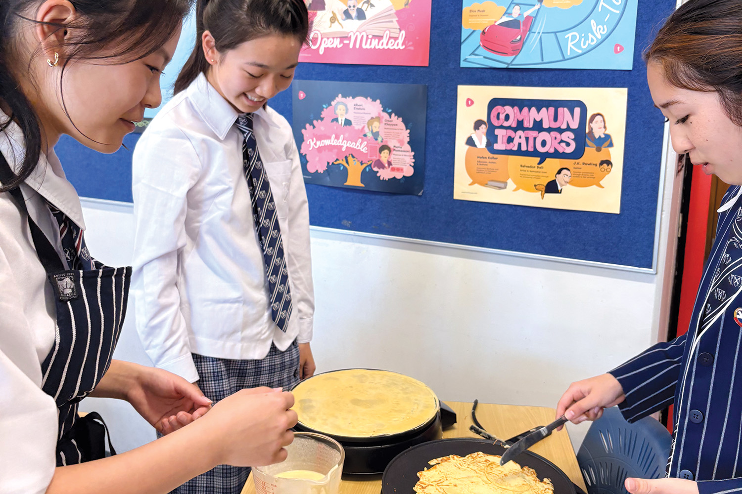 St Andrew's College International Club's cr&ecirc;pe‑making session to mark La Journ&eacute;e Internationale de la Francophonie.
