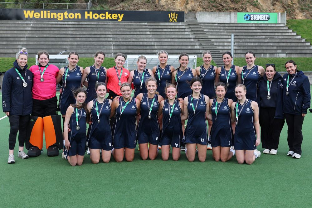 St Andrew's College Hockey Girls’ 1st XI team, second nationally at the Federation Cup