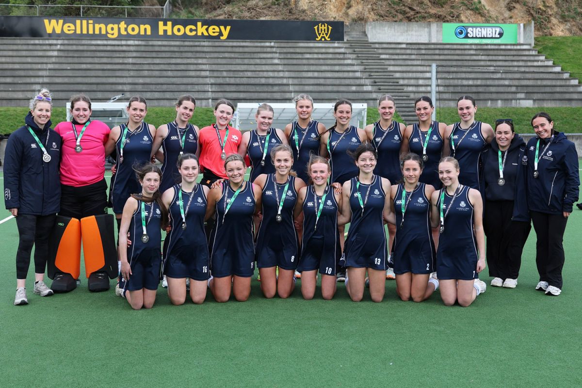 St Andrew's College Hockey Girls’ 1st XI team, second nationally at the Federation Cup