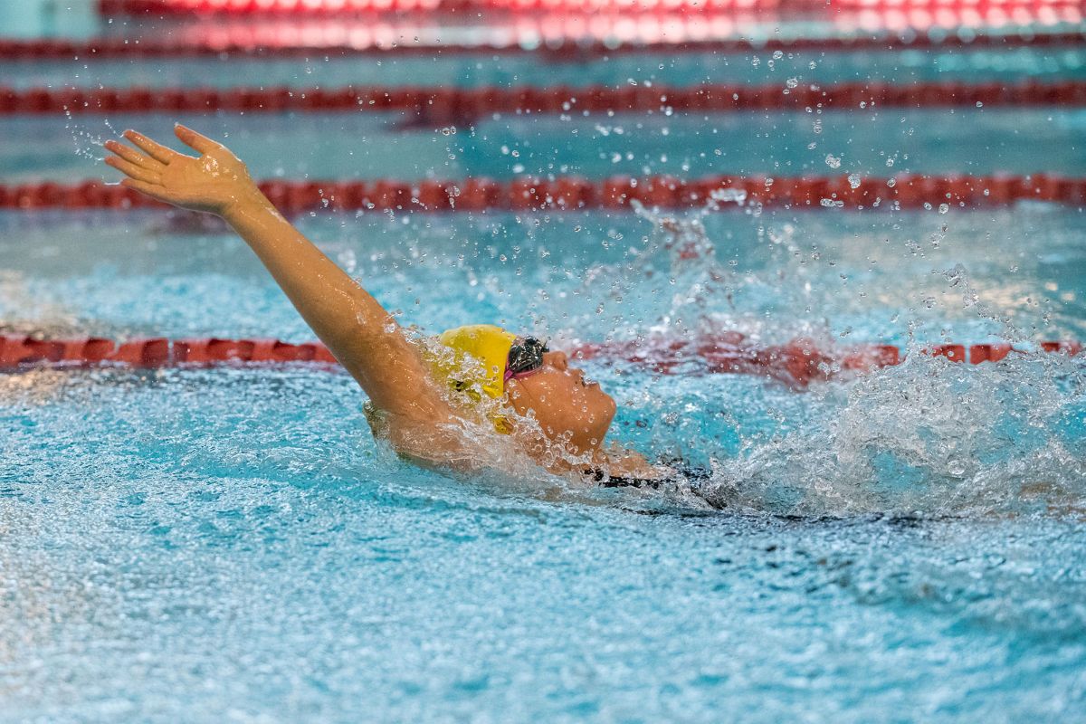 Preparatory swimming race.