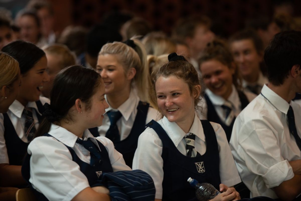 Dr Sven Hansen presenting to students